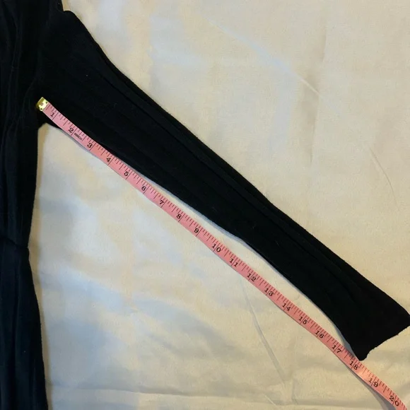 Emprada Stretchy Black V-Neck Dress - SIZE SMALL - Picture 5 of 8